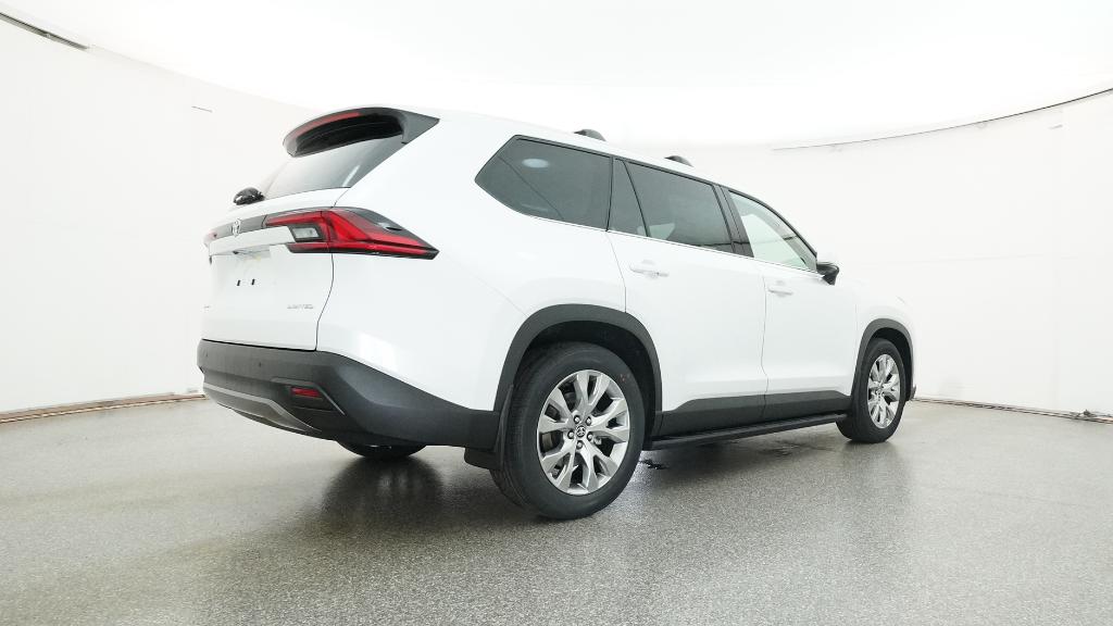 2026 Toyota Highlander Hybrid Limited photo 3