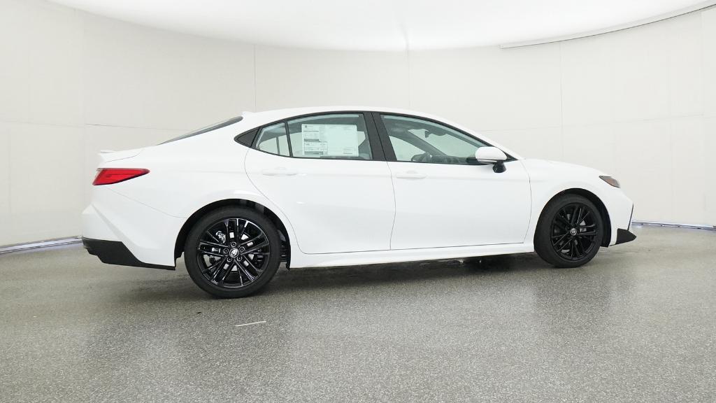 2026 Toyota Camry SE photo 3