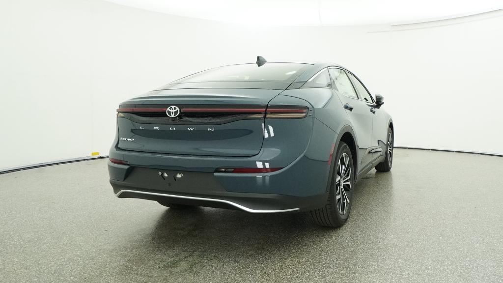 2026 Toyota Crown XLE photo 2