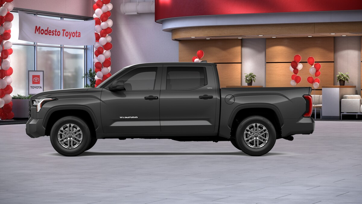 2026 Toyota Tundra CrewMax SR5 photo 4