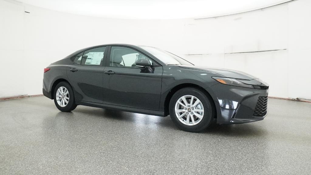 2026 Toyota Camry LE photo 3