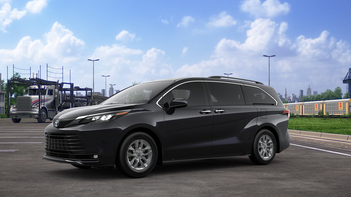 2025 Toyota Sienna XLE photo 2