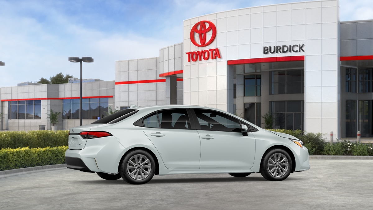 2026 Toyota Corolla XLE - Photo 11