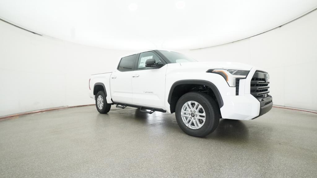 2025 Toyota Tundra SR5 CrewMax photo 2