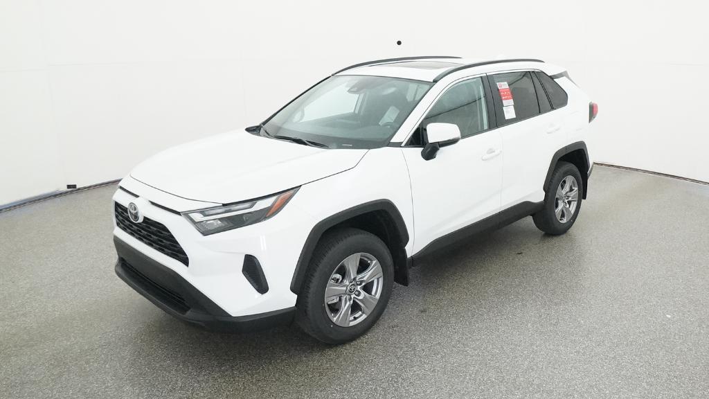 2025 Toyota RAV4 XLE's photo