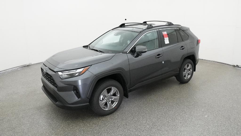 2025 Toyota RAV4 XLE's photo