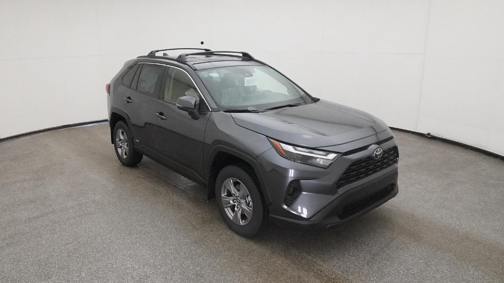 2025 Toyota RAV4 Hybrid XLE photo 2