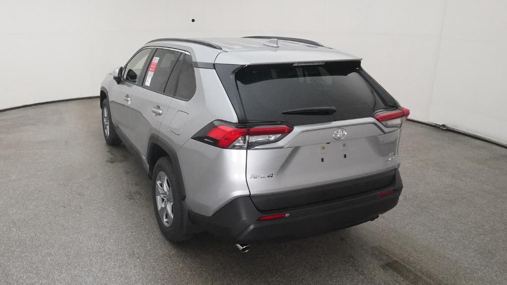2025 Toyota RAV4 Hybrid LE photo 4