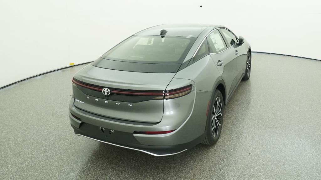 2026 Toyota Crown XLE - Photo 32