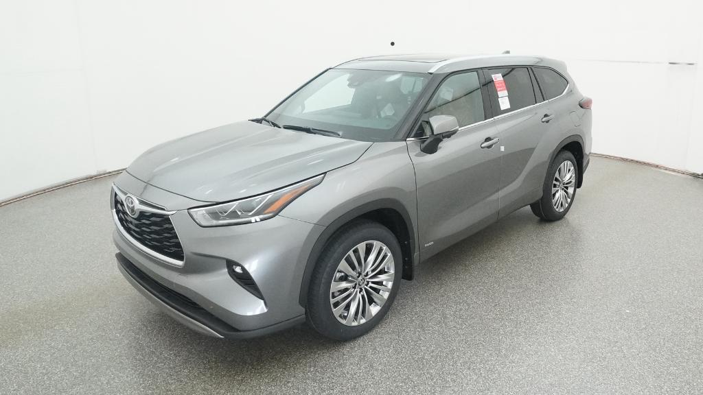 2026 Toyota Highlander Platinum's photo