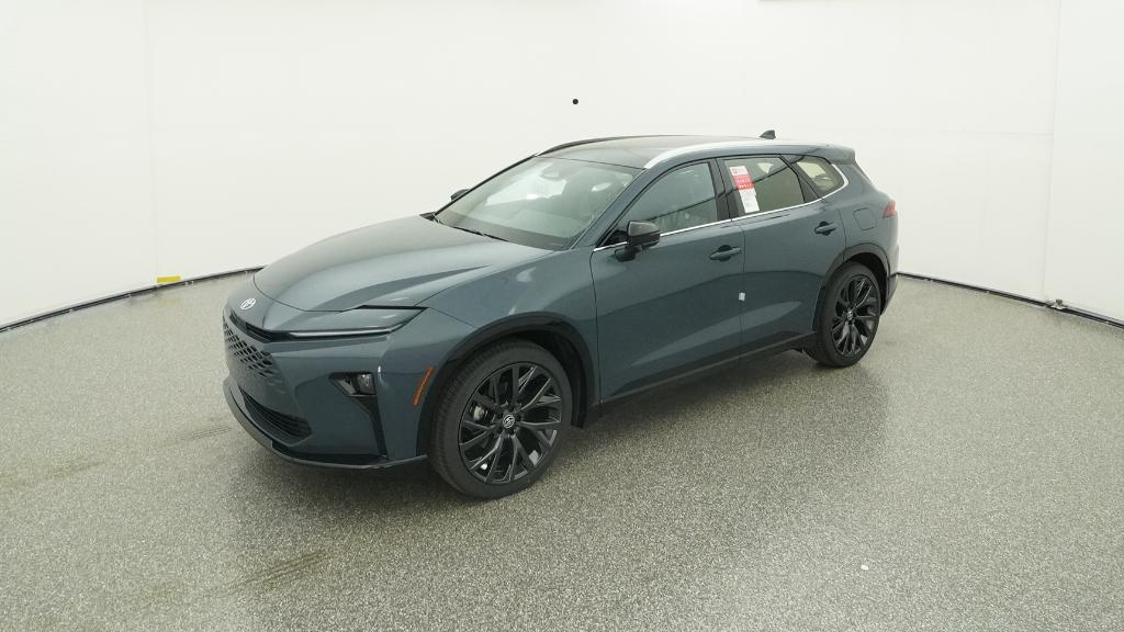 2025 Toyota Crown Signia Limited's photo