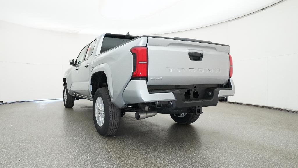 2026 Toyota Tacoma SR5 - Photo 13