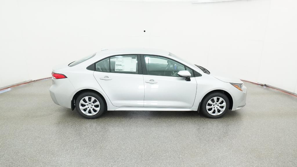 2026 Toyota Corolla LE photo 3