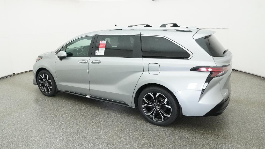 2025 Toyota Sienna Platinum photo 3