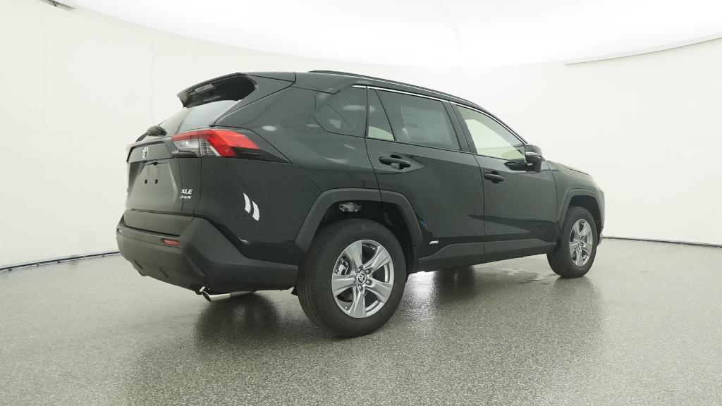 2025 Toyota RAV4 Hybrid XLE photo 3