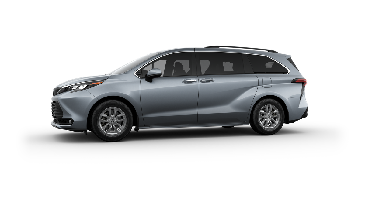2025 Toyota Sienna XLE photo 4