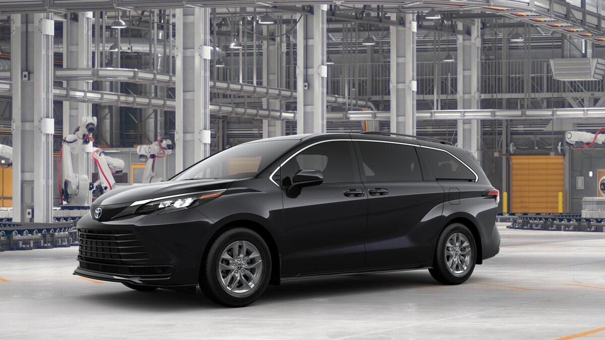 2025 Toyota Sienna LE photo 2