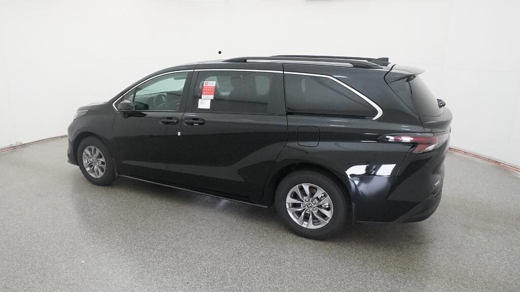 New 2025 Toyota Sienna LE 8 PASSENGER