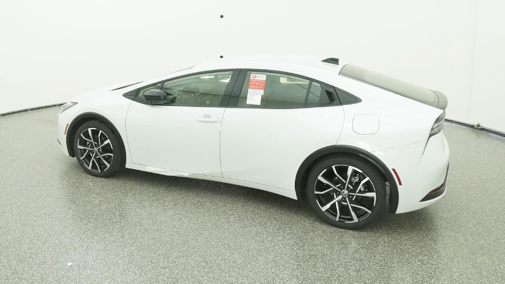 2026 Toyota Prius Plug-in Hybrid XSE photo 3