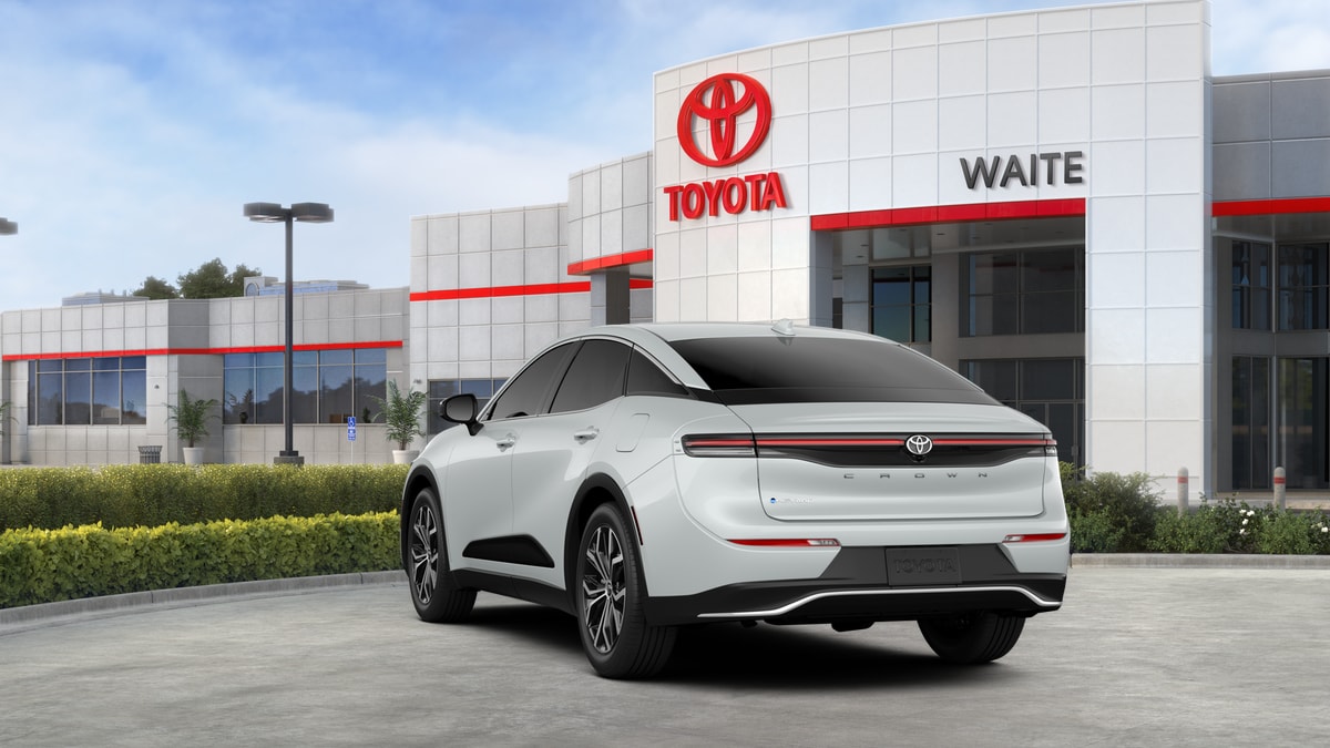 2026 Toyota Crown XLE - Photo 31