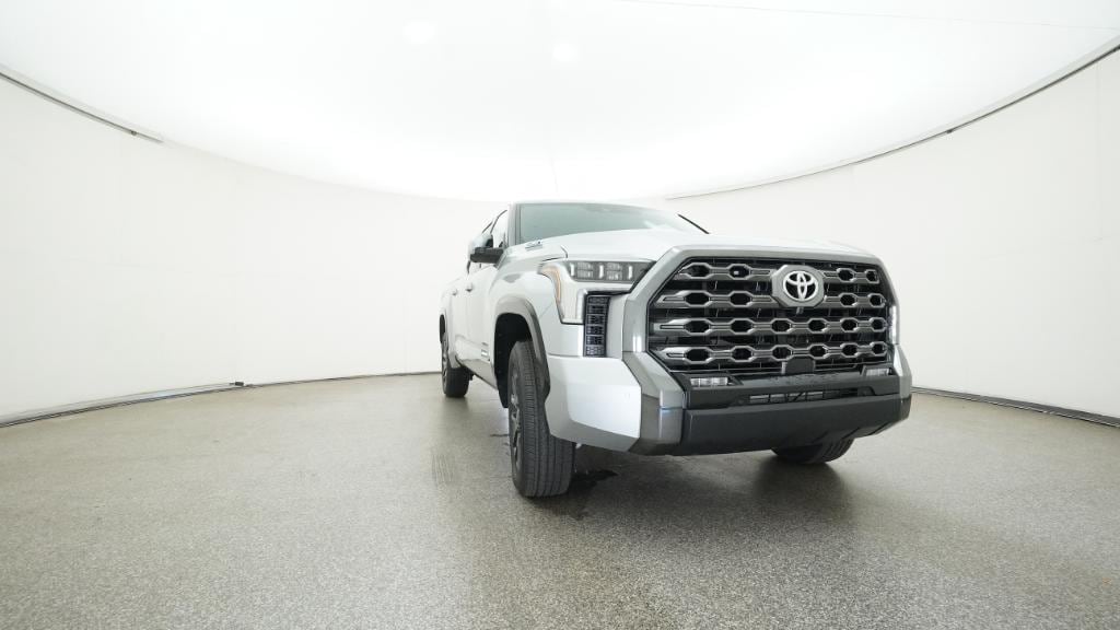 2025 Toyota Tundra Platinum - Photo 12