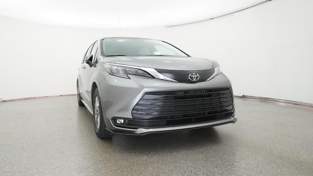 New 2026 Toyota Sienna XLE 8 PASSENGER