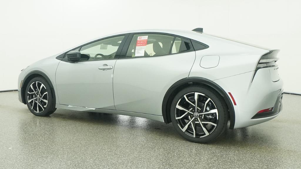 2026 Toyota Prius Plug-in Hybrid XSE - Photo 9
