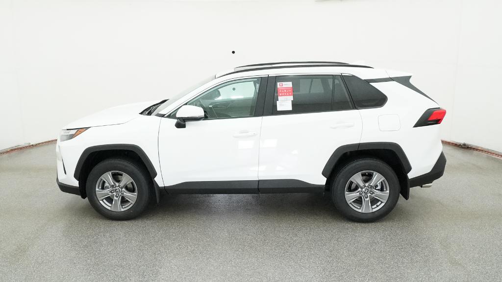 2025 Toyota RAV4 XLE photo 2