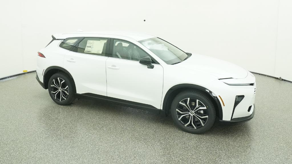 2025 Toyota Crown Signia Limited photo 4