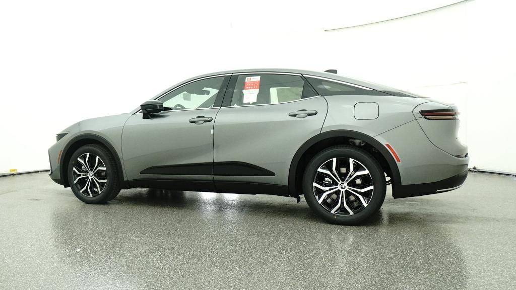 2026 Toyota Crown XLE photo 4