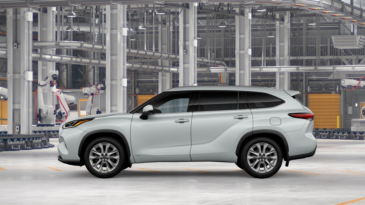 2026 Toyota Highlander Hybrid Limited photo 2