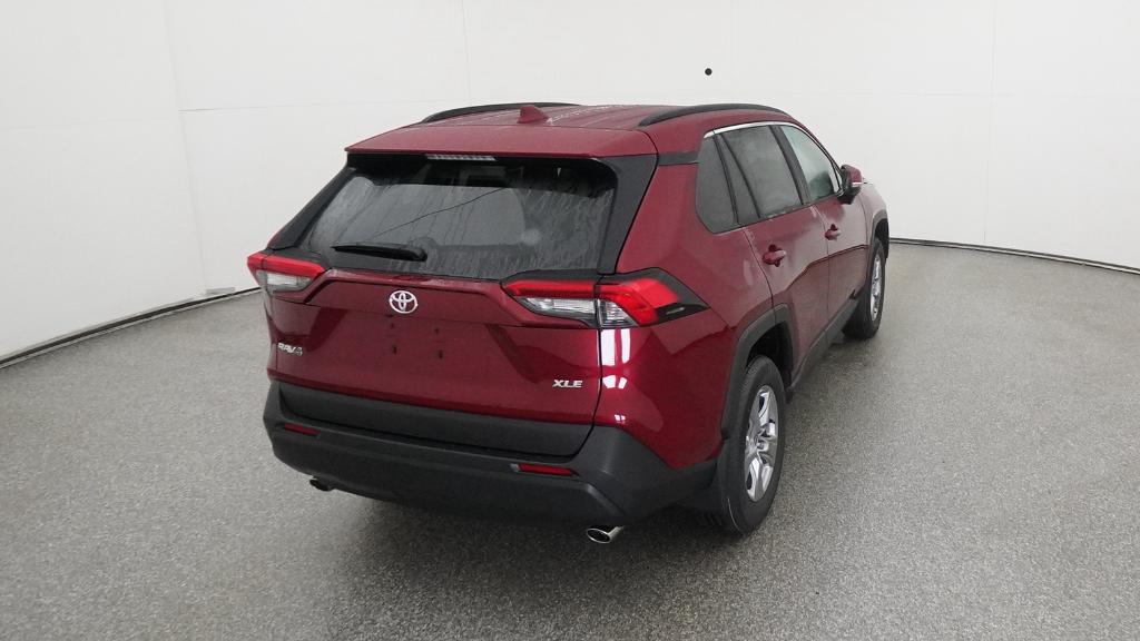 2025 Toyota RAV4 XLE photo 2