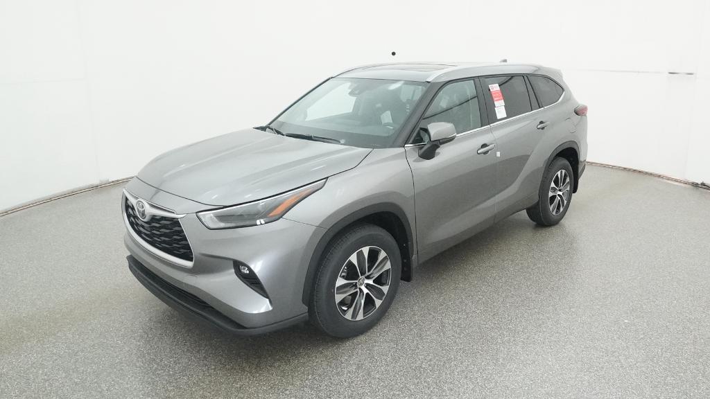 2026 Toyota Highlander XLE's photo