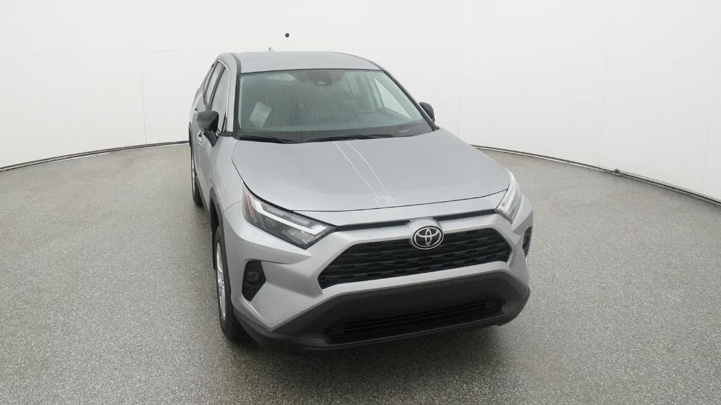 2025 Toyota RAV4 LE photo 4