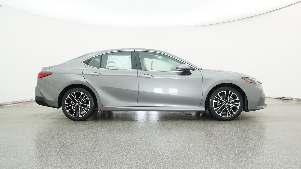 2026 Toyota Camry XLE photo 3