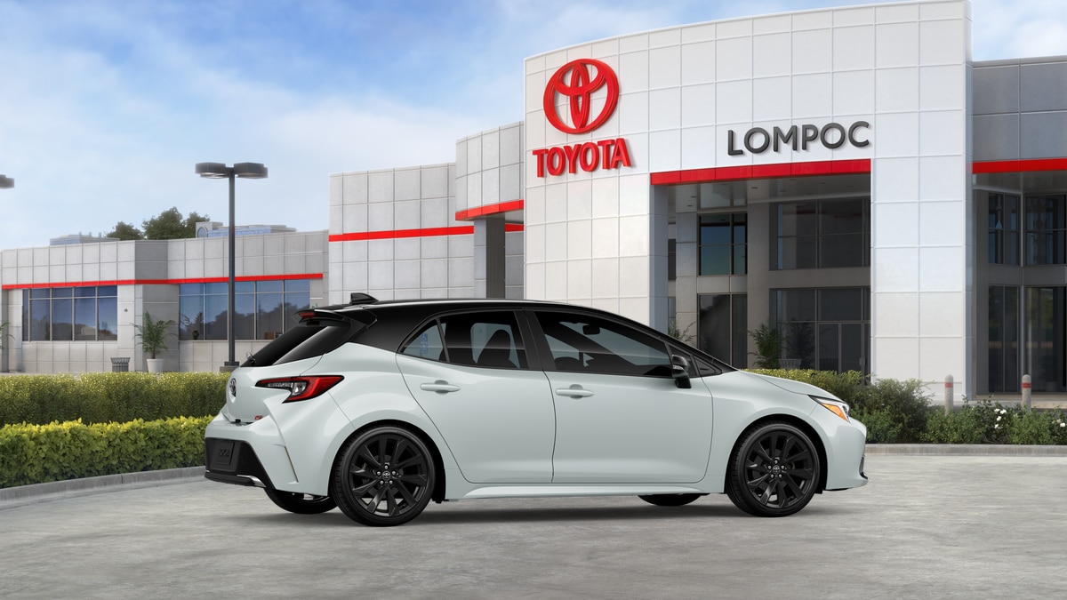 2026 Toyota Corolla Hatchback XSE - Photo 11