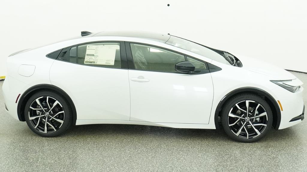 2026 Toyota Prius Plug-in Hybrid XSE - Photo 23