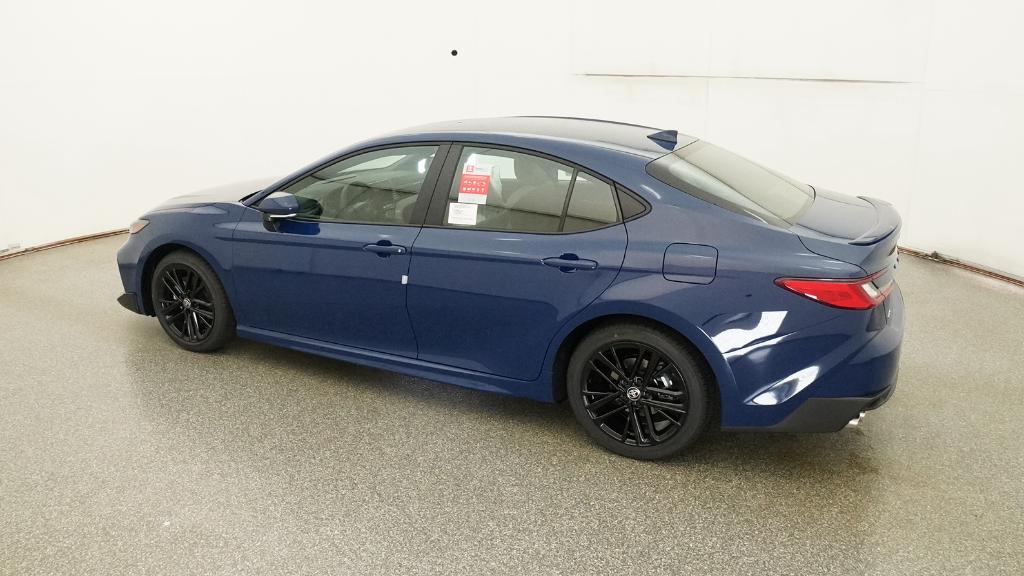 2025 Toyota Camry SE photo 3