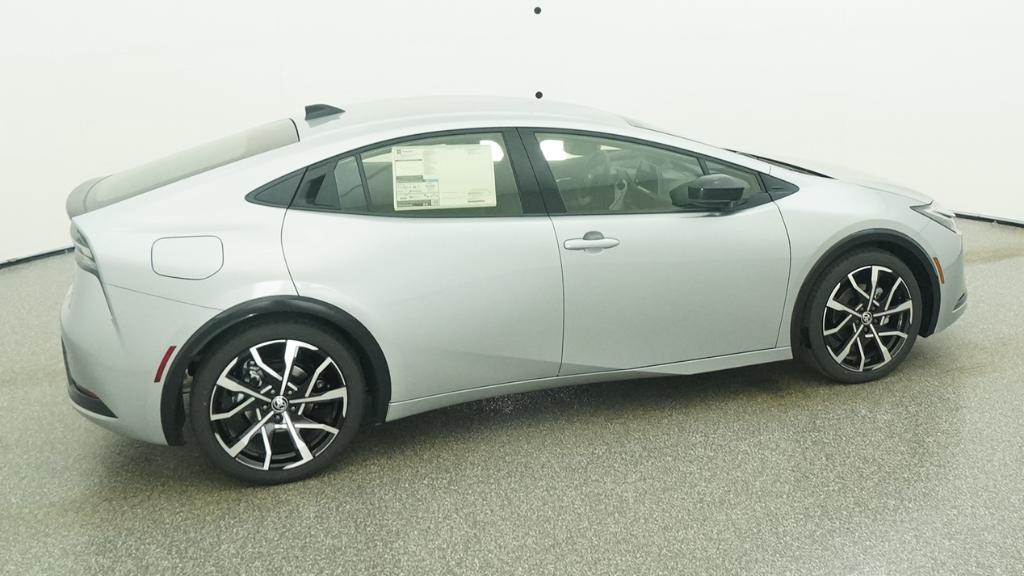 2026 Toyota Prius Plug-in Hybrid XSE - Photo 15