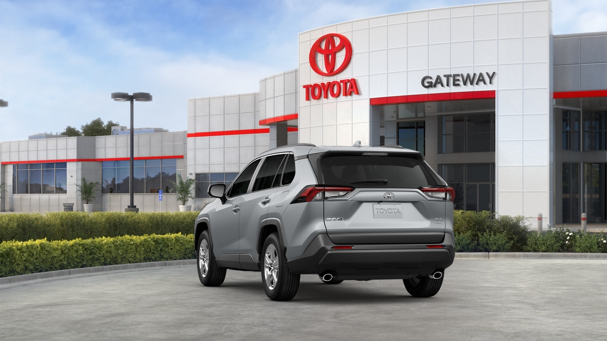 2025 Toyota RAV4 XLE - Photo 25