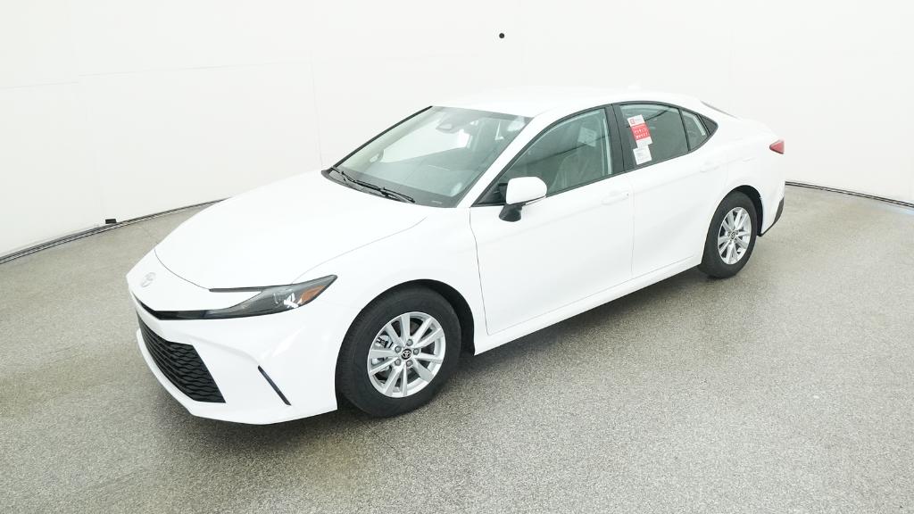 2026 Toyota Camry LE's photo