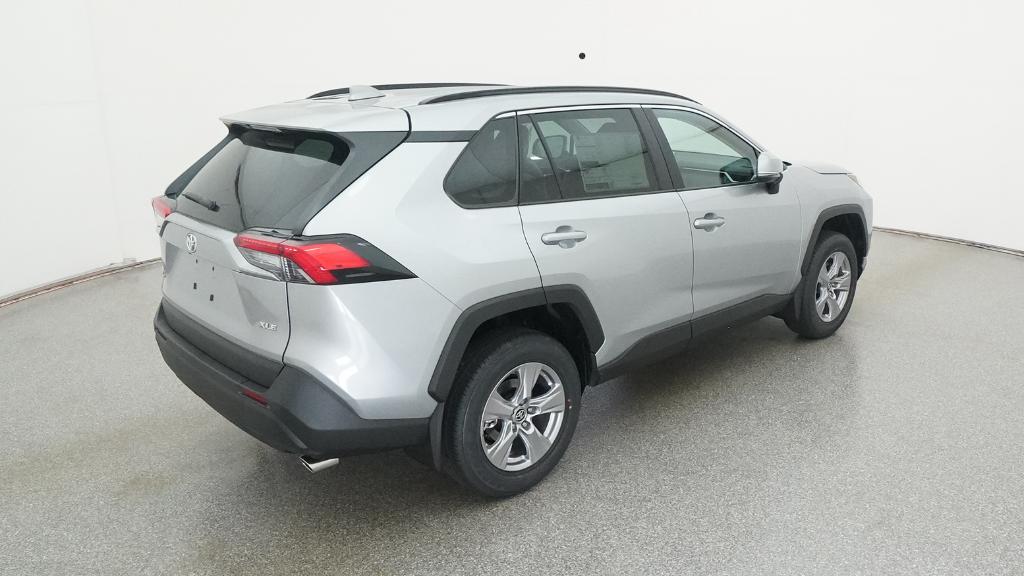 2025 Toyota RAV4 XLE photo 2