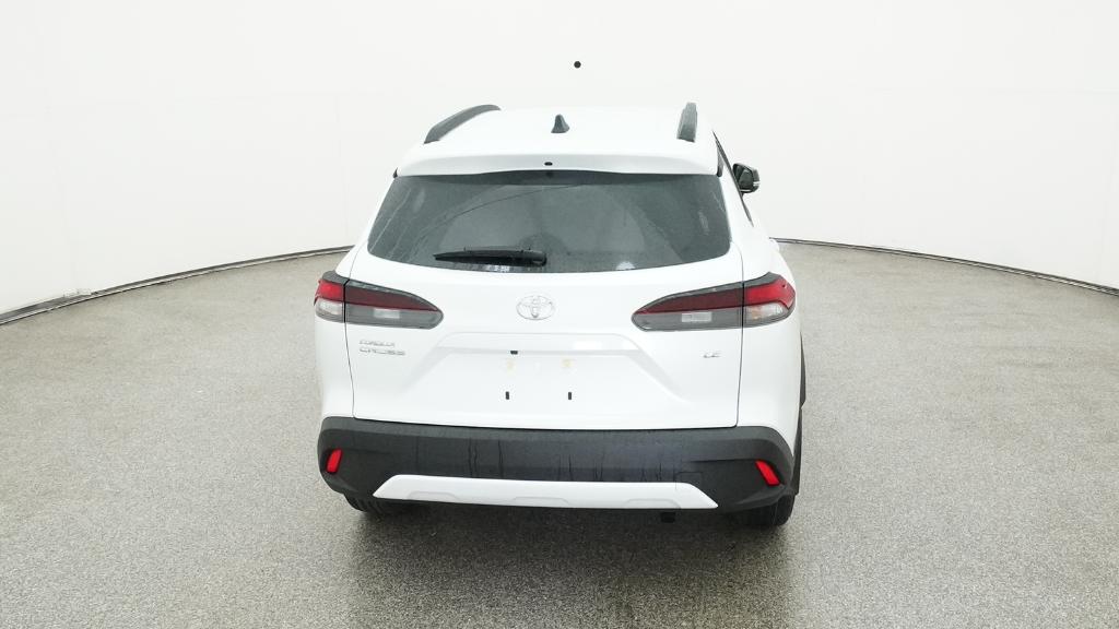2026 Toyota Corolla Cross LE photo 2