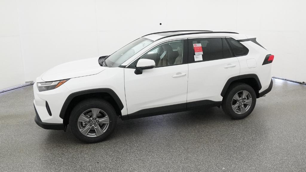2025 Toyota RAV4 XLE photo 2