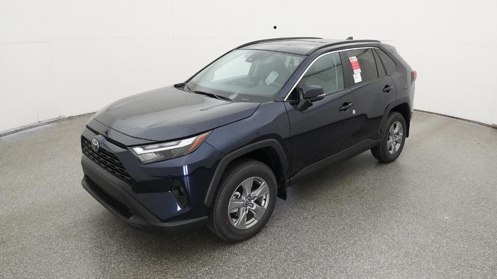 2025 Toyota RAV4 XLE's photo