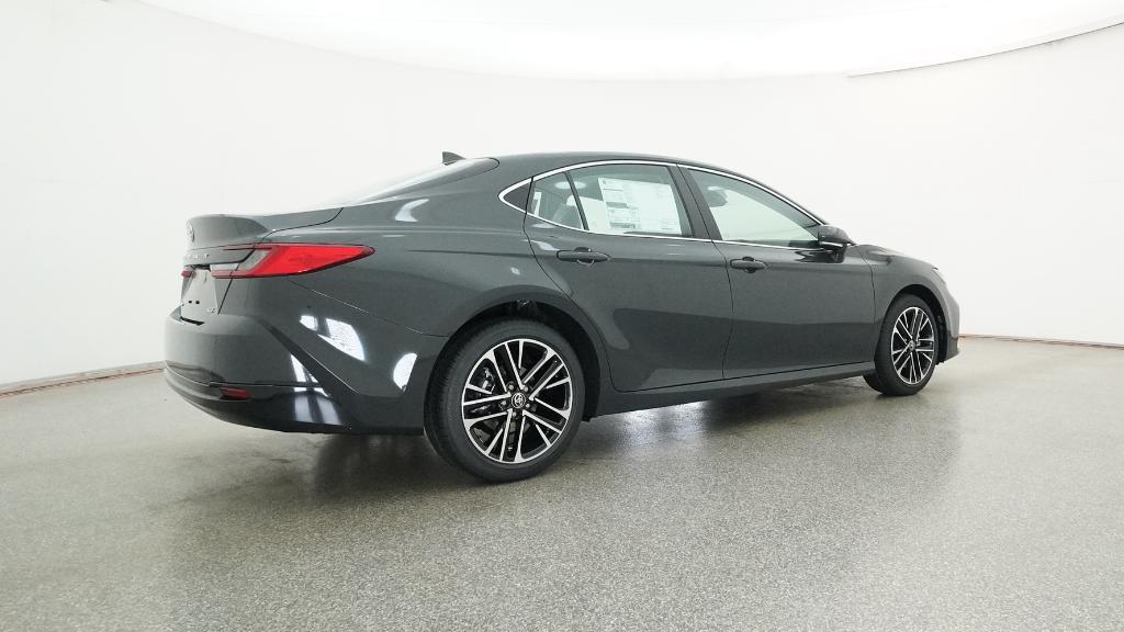 2026 Toyota Camry XLE photo 3