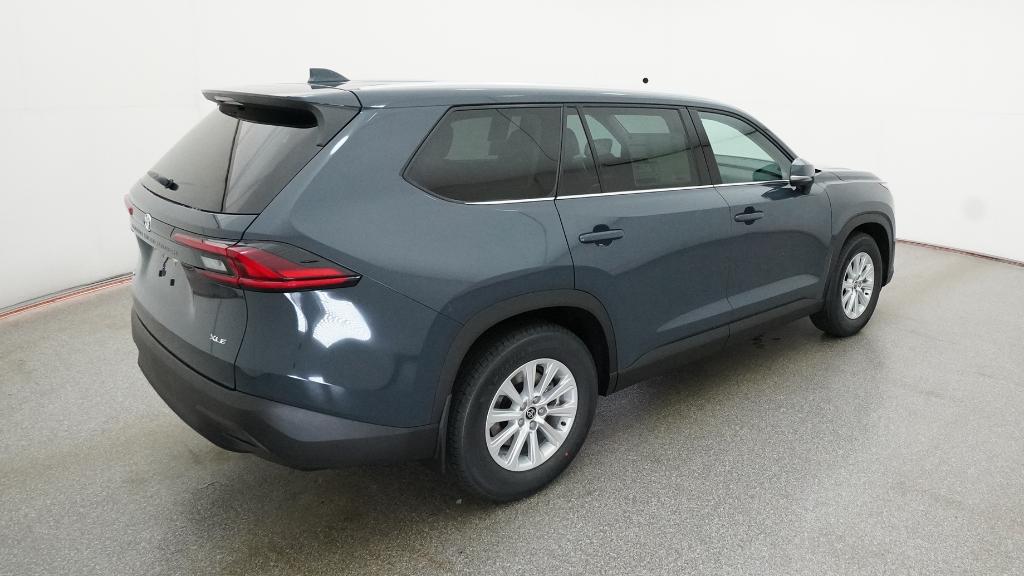 2026 Toyota Highlander Hybrid XLE photo 3