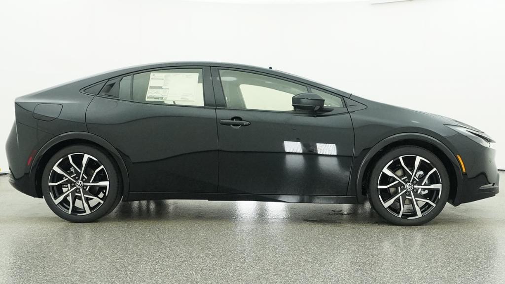 2026 Toyota Prius Plug-in Hybrid XSE - Photo 14
