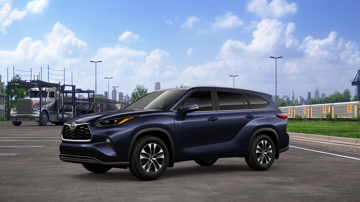 2025 Toyota Highlander XLE photo 2