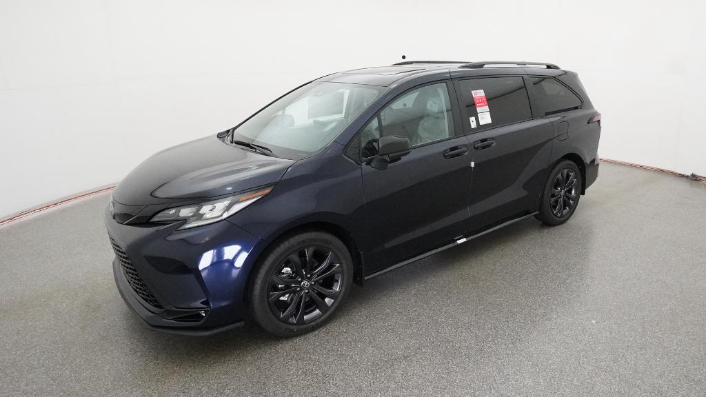 2026 Toyota Sienna XSE's photo